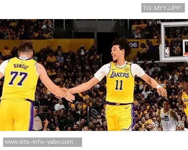 雷迪克称赞文森特在东契奇和小里身边有潜力适合担任首发位置